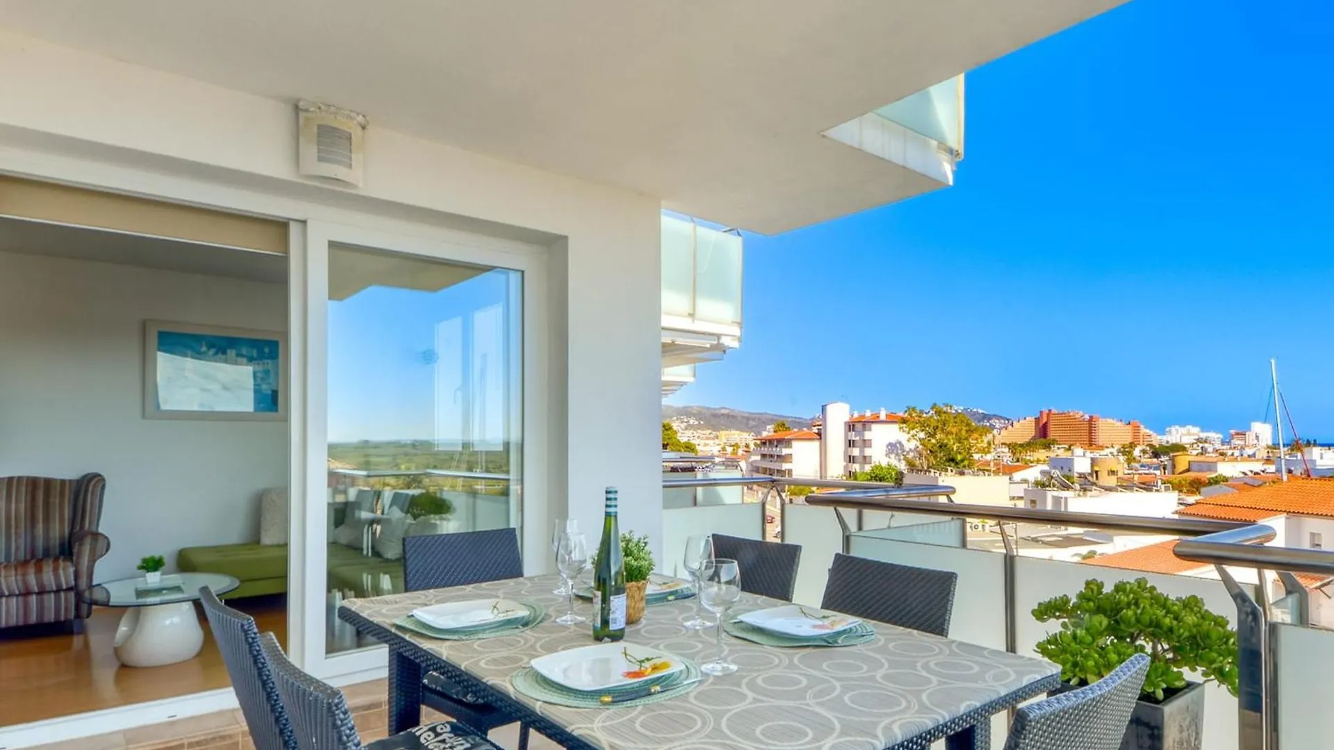 Apartment With Scenic View Empuriabrava Spain