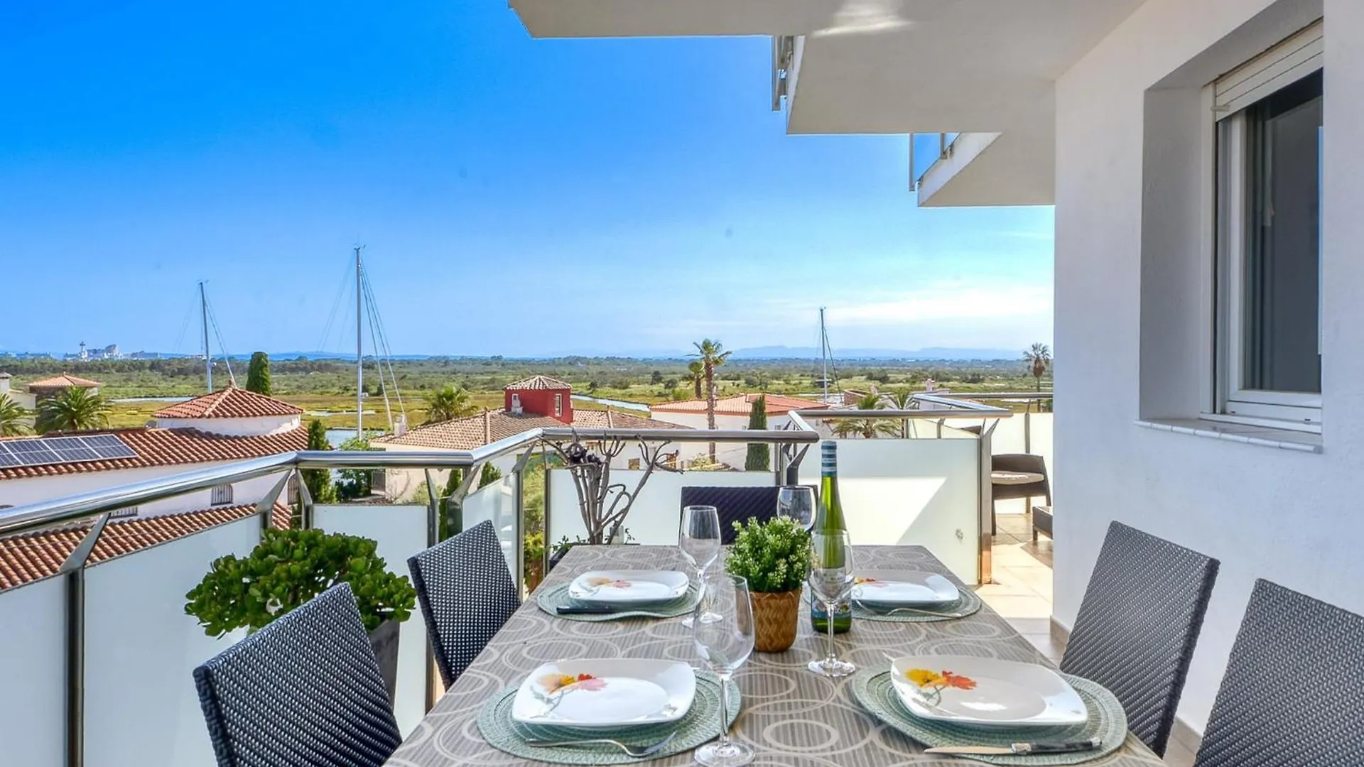 Apartment With Scenic View Empuriabrava 0*,